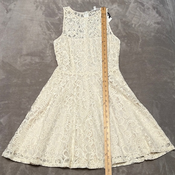 BB Dakota Ivory Lace FIt & Flare Sleeveless Dress - Picture 14 of 16